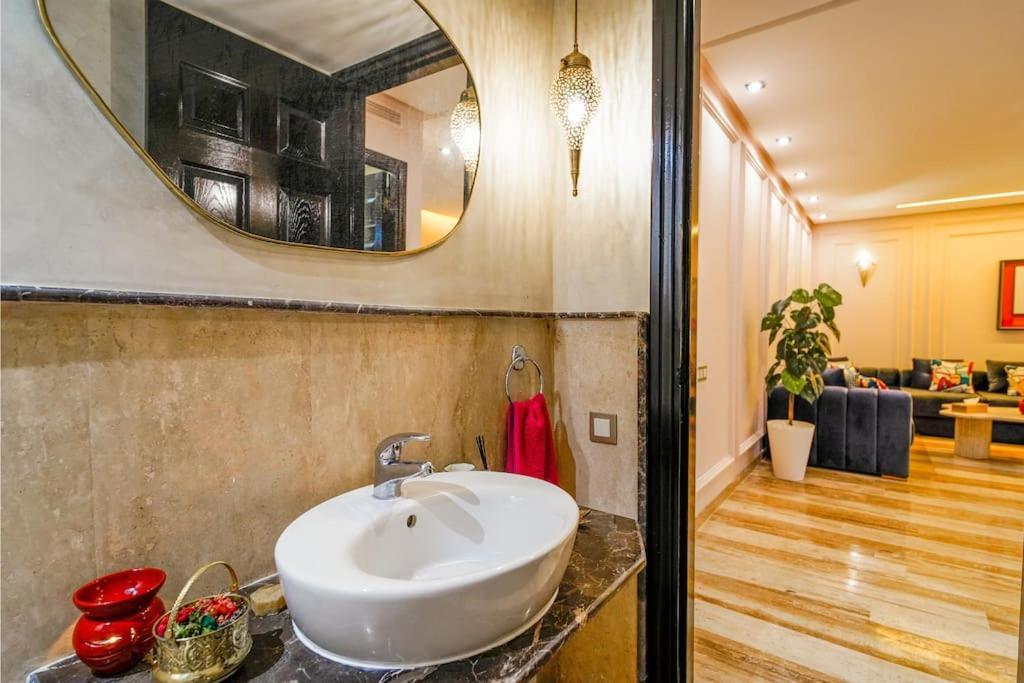Darsublime Au Coeur De Marrakech Jacuzzi Prive Apartment Marrakesh Bagian luar foto
