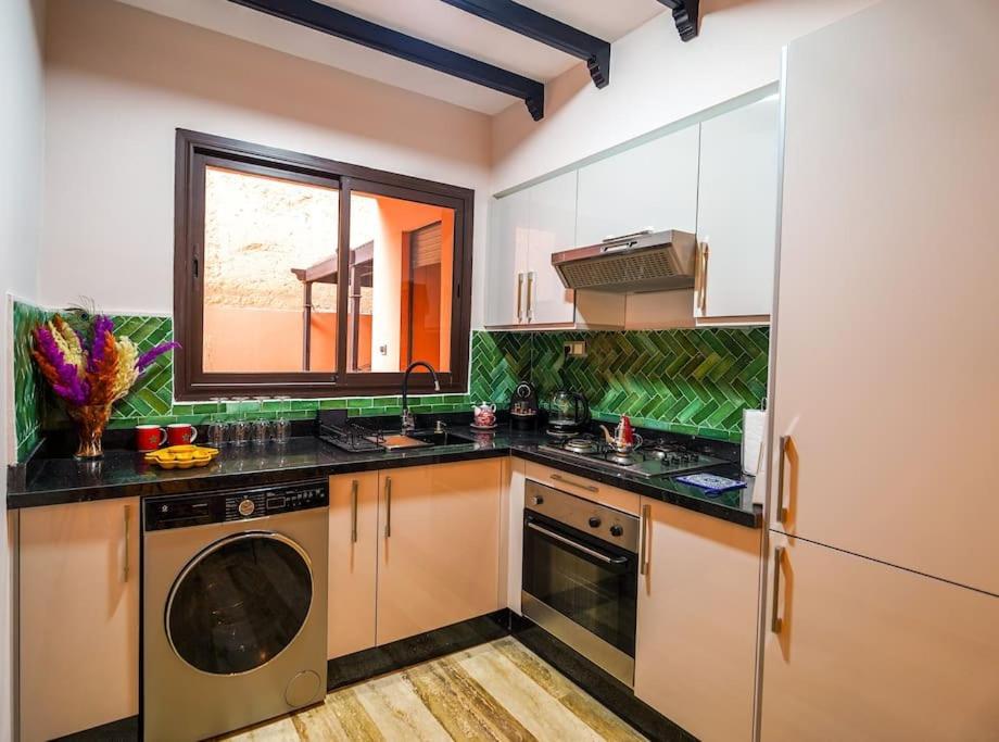 Darsublime Au Coeur De Marrakech Jacuzzi Prive Apartment Marrakesh Bagian luar foto